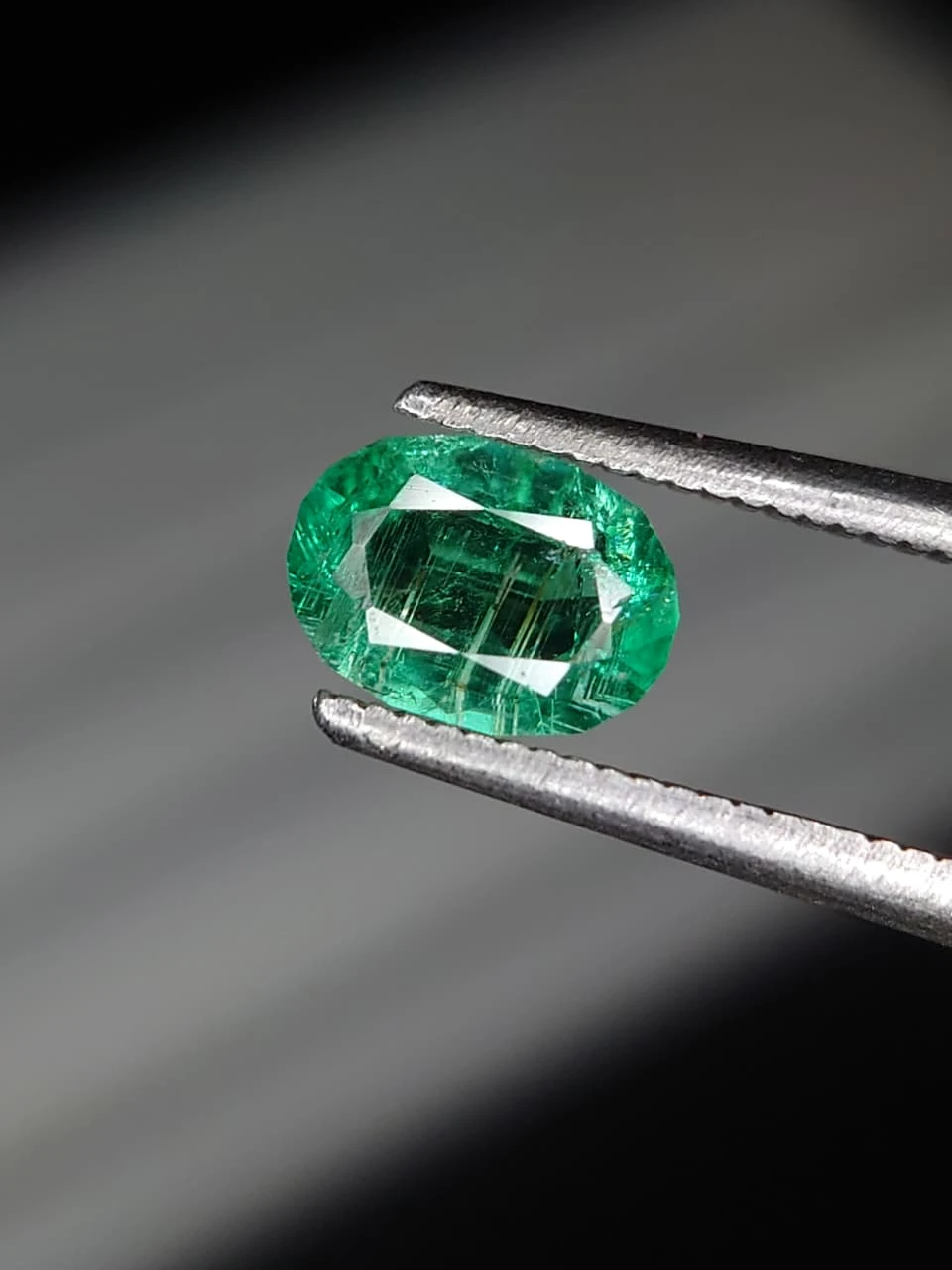 0.7ct Natural Panjsher Emerald Oval Faceted from Afghanistan — view 4